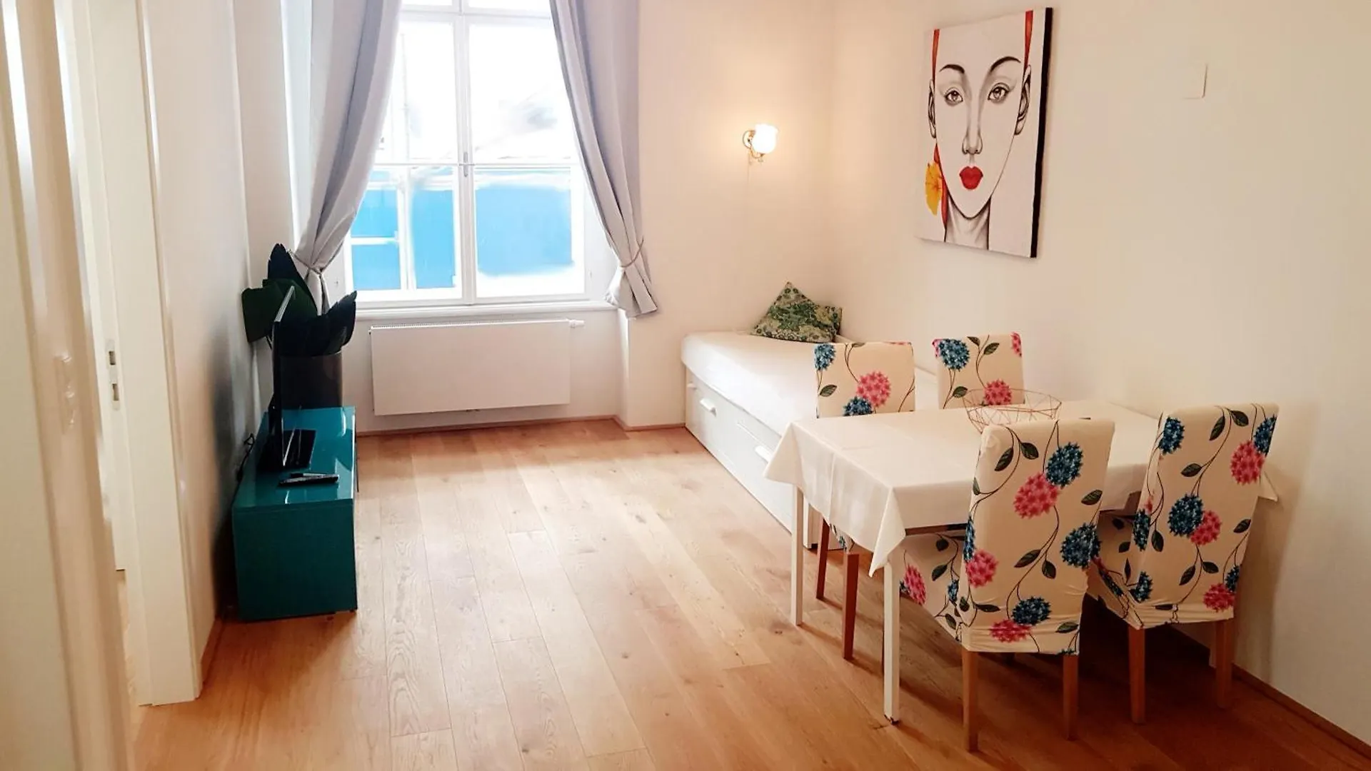 Sobieski District-1 Ring Apartments Vienna