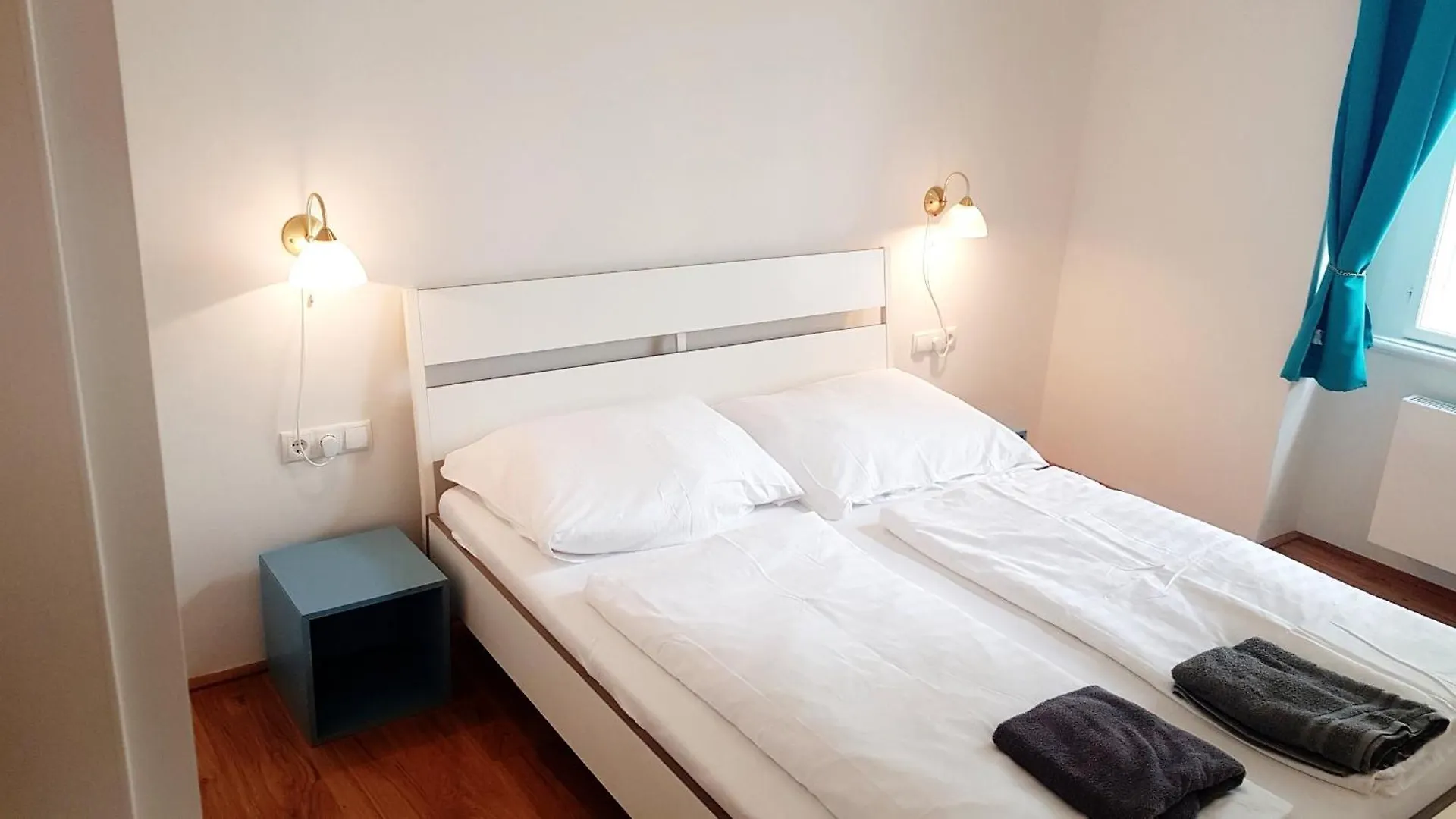 Sobieski District-1 Ring Apartments Vienna