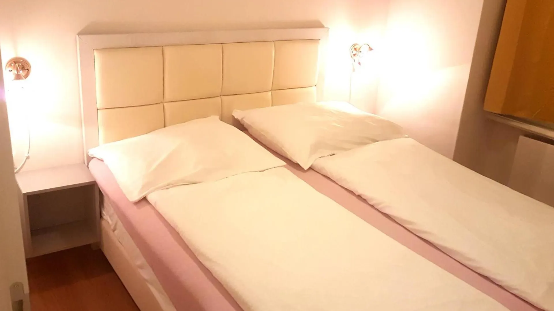 Sobieski District-1 Ring Apartments Vienna Austria